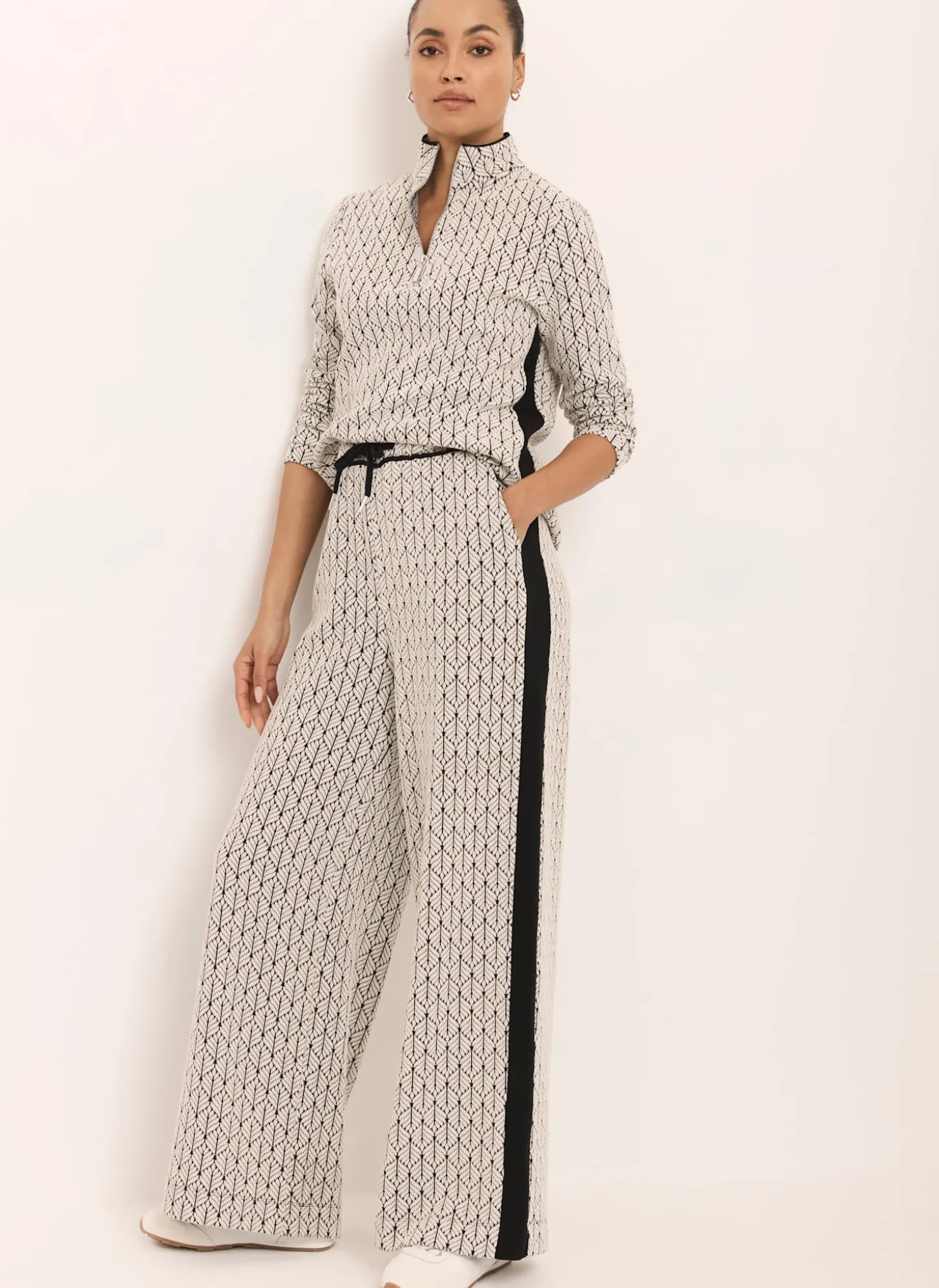 Black Jacquard Side Stripe Wide Trousers