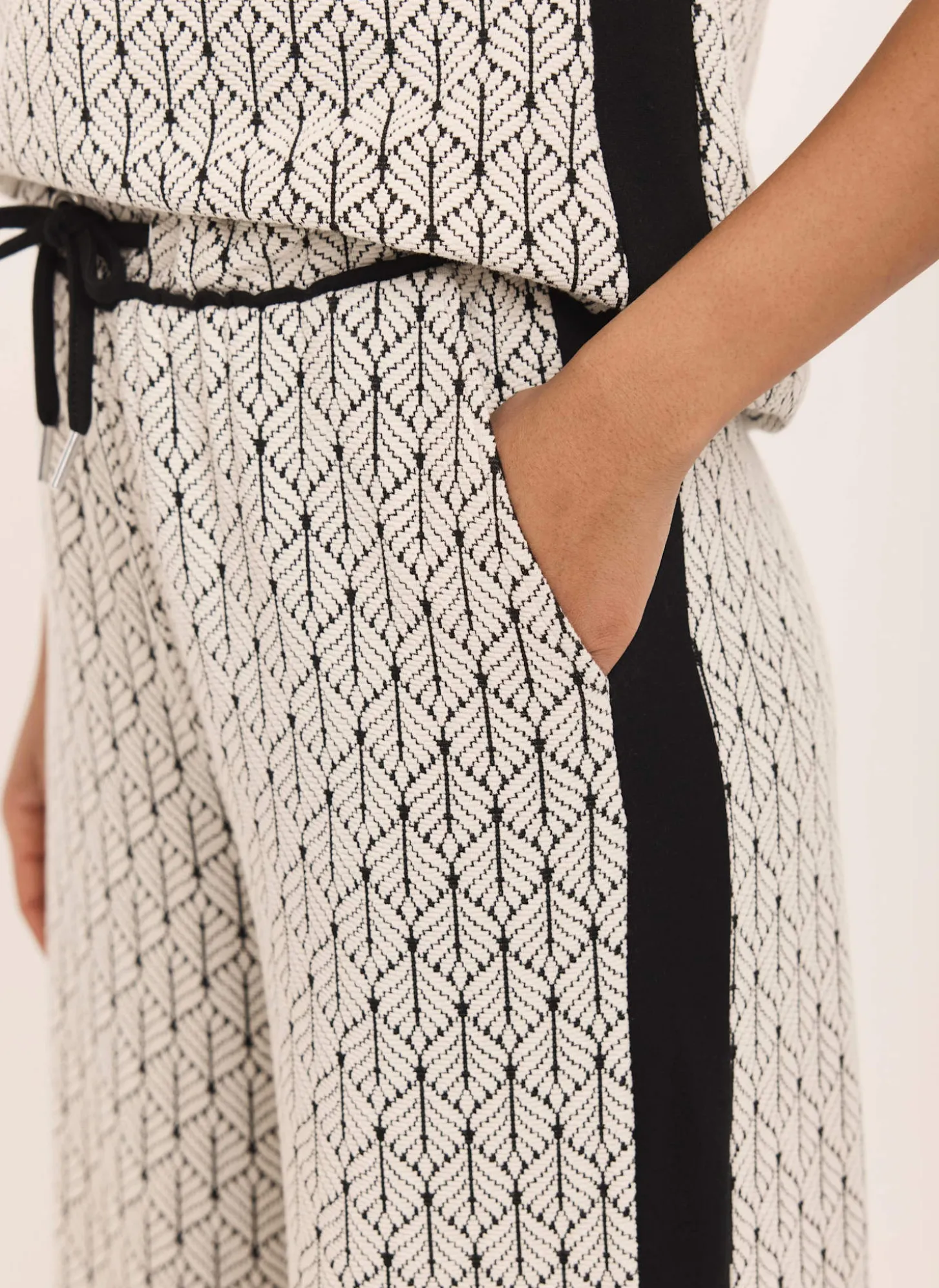 Black Jacquard Side Stripe Wide Trousers