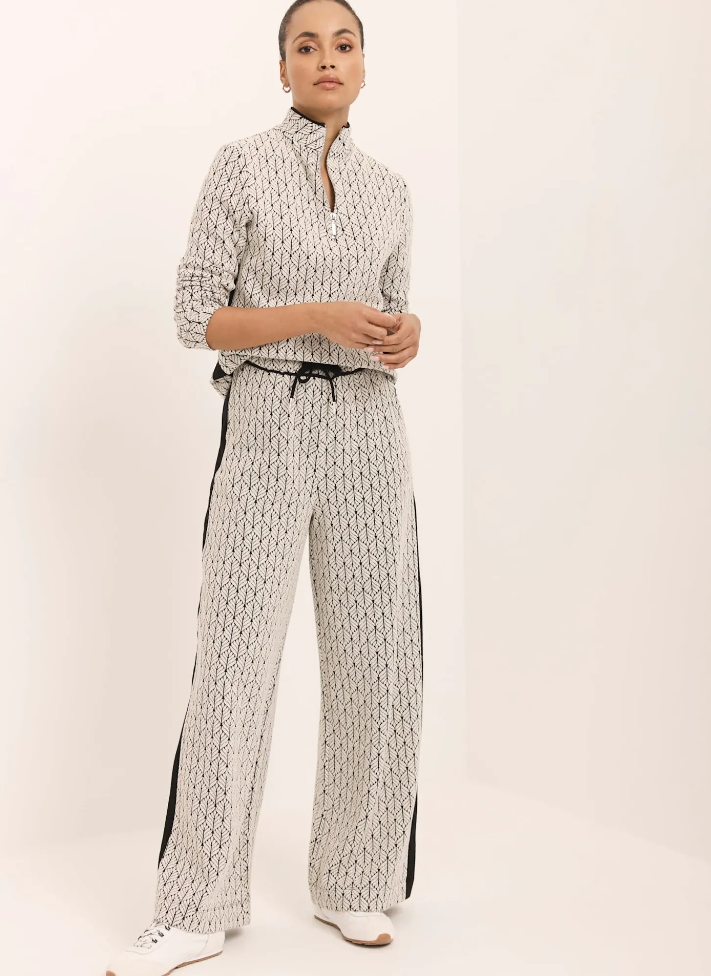 Black Jacquard Side Stripe Wide Trousers