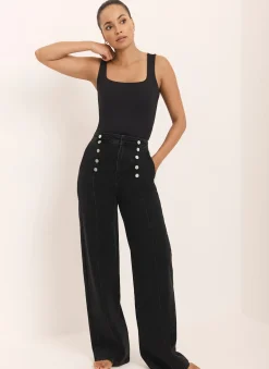 Black Layering Scoop Neck Vest