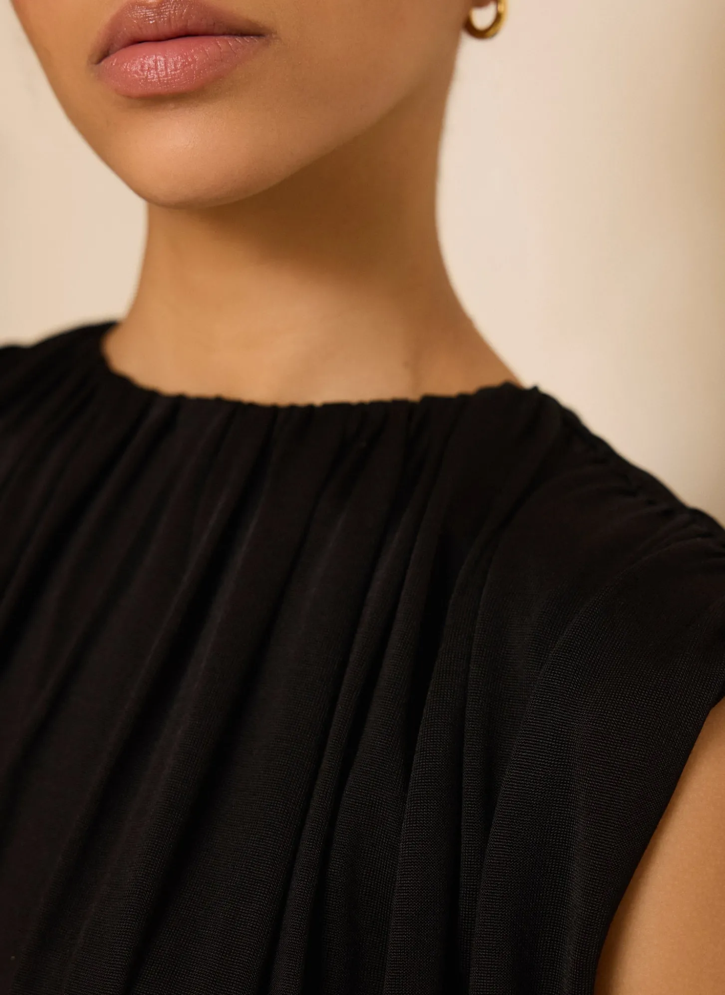 Black Pleated Bubble Hem Top