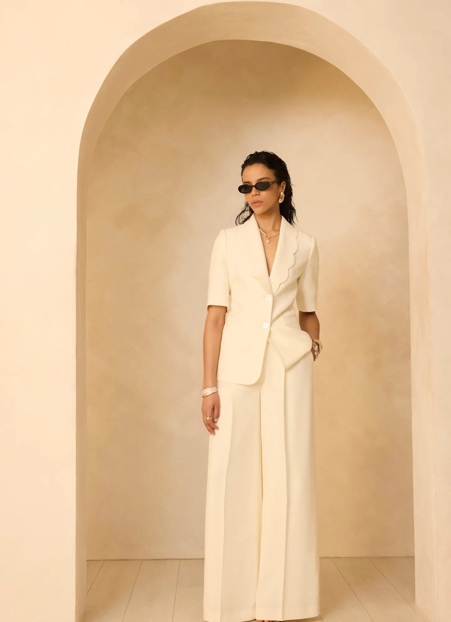 Cream Scallop Front Short Sleeve Blazer