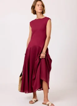 Red Sleeveless Midi Dress