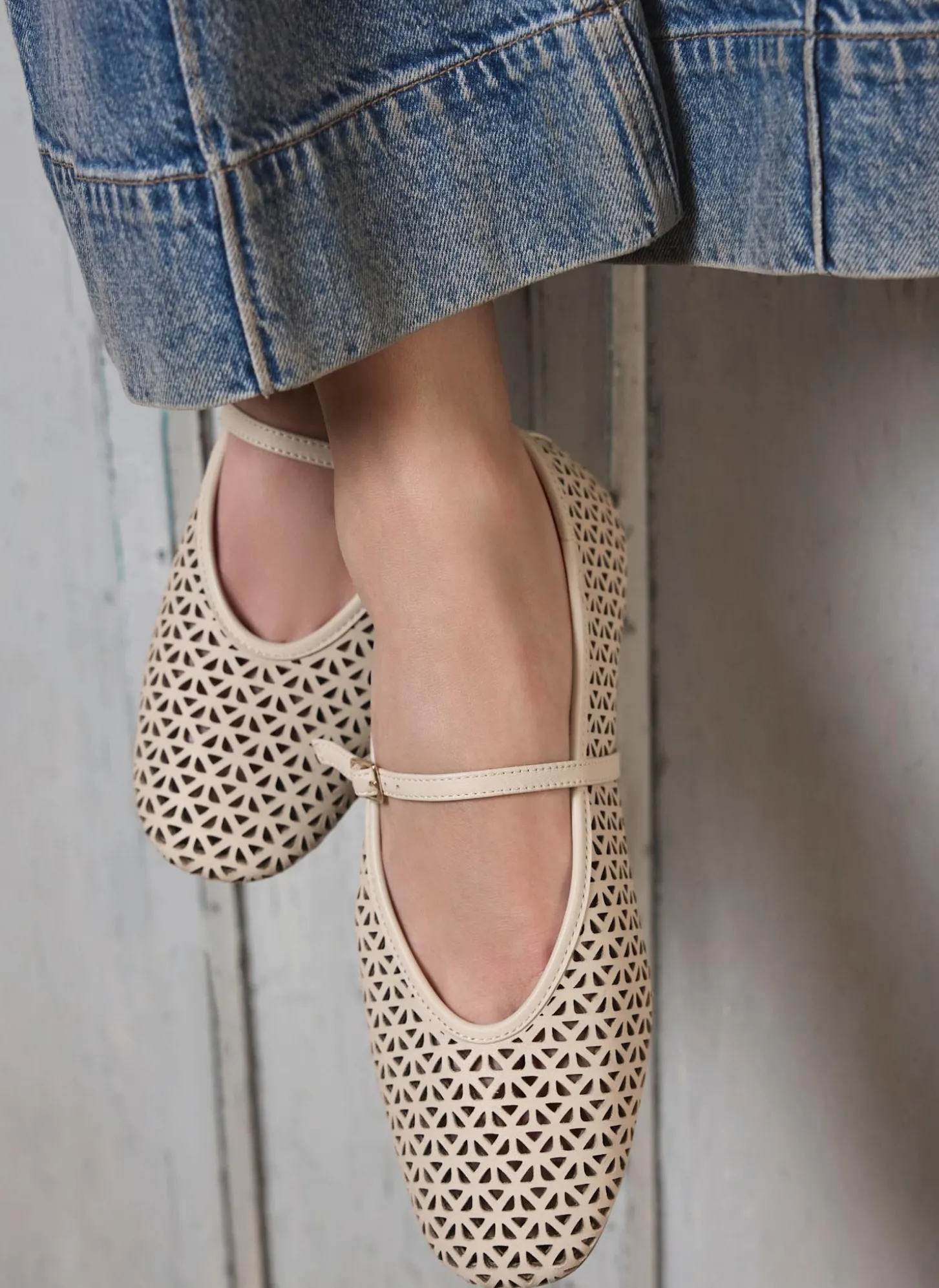 Tabi Cream Leather Ballet Flats